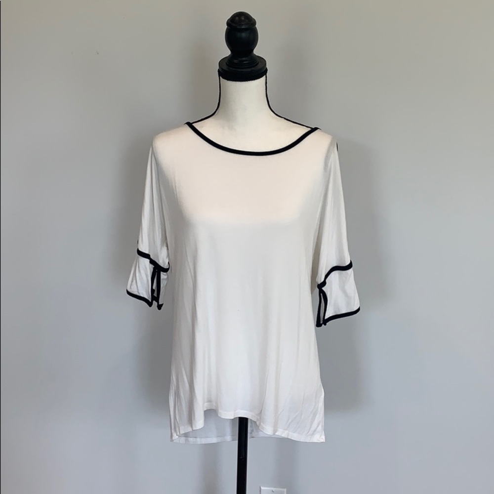 Pull over blouse, drop shoulder, 3/4 sleeve.